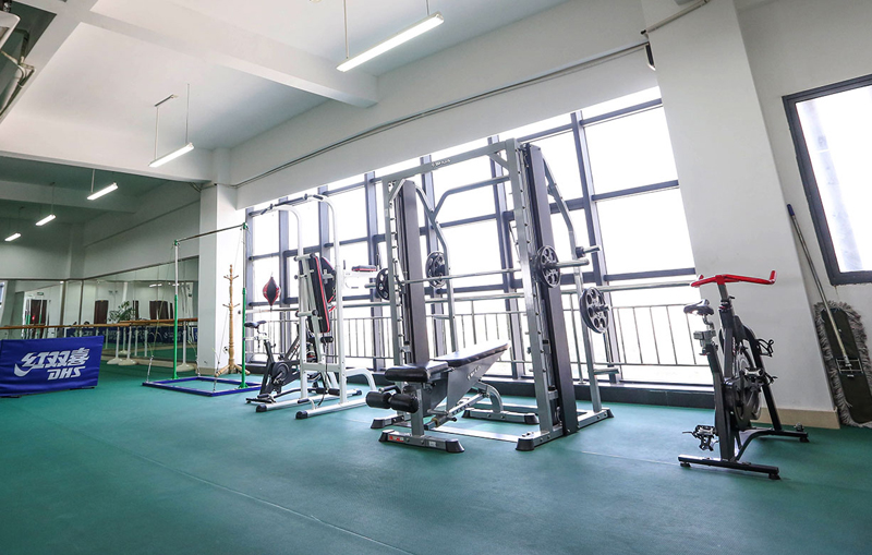 单位健身房器材